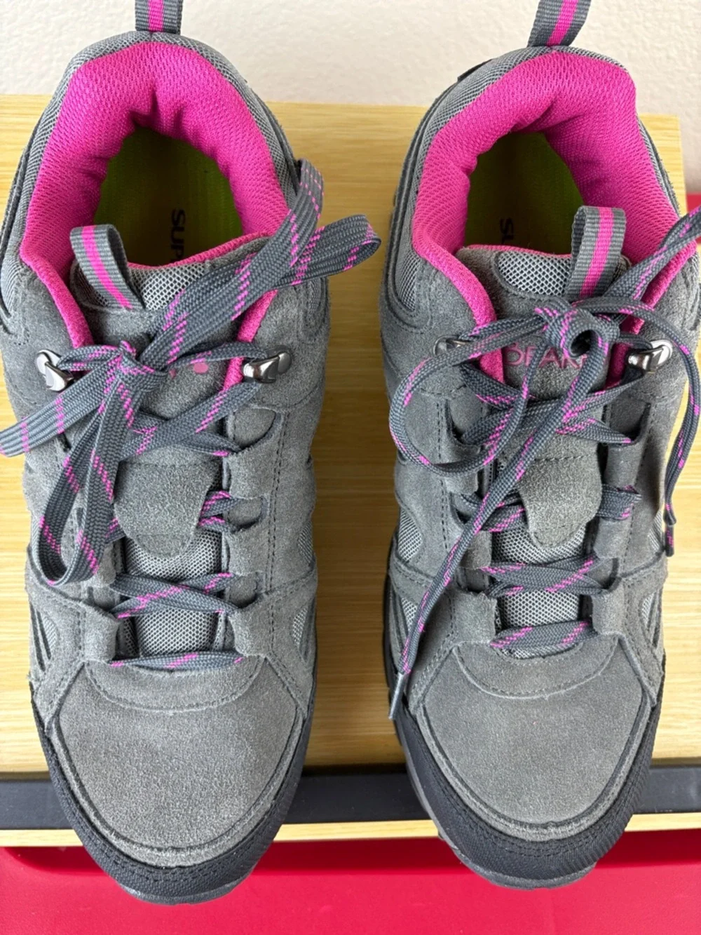 BearPaw Edgewood Low Women's Hiking‎ Shoes Gray Pink Suede Mesh 2755W Size 11